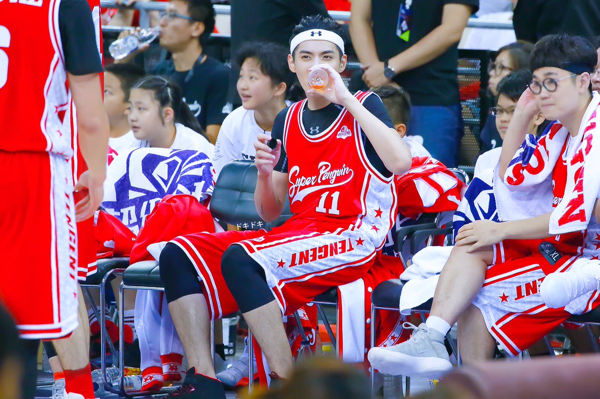 DokiDoki1106_'s tweet photo. #吴亦凡 #KrisWu #WuYiFan 
170910 https://t.co/P3sTZ5rcVs
