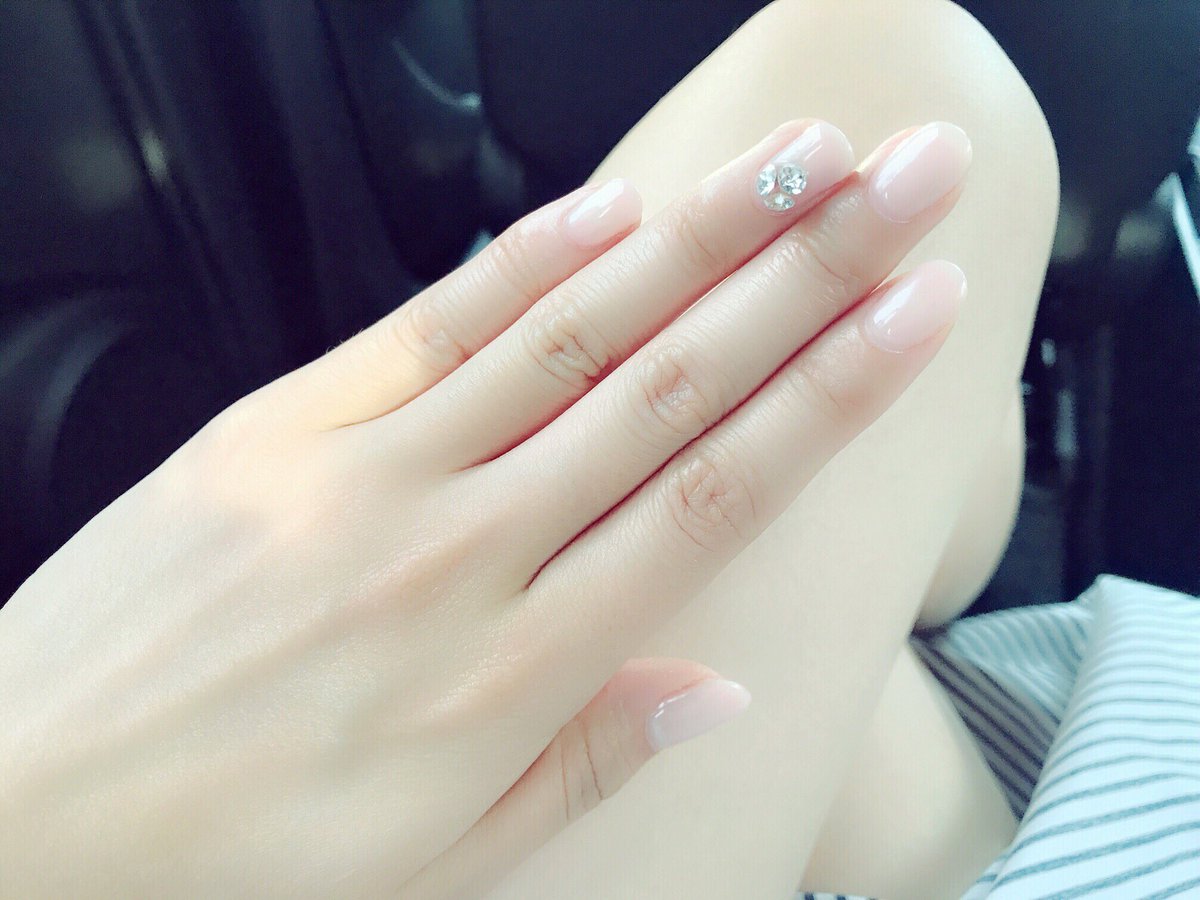 岸明日香 今日は新しいドラマのクランクイン ネイル変えました