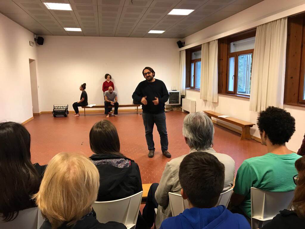 throughlandscp's tweet photo. Alcune foto della prova aperta del laboratorio teatrale di #ThroughLandscape!
#teatro #vallidelnatisone #fvg #friuli #nadiskedoline https://t.co/aZPzjcrq0x