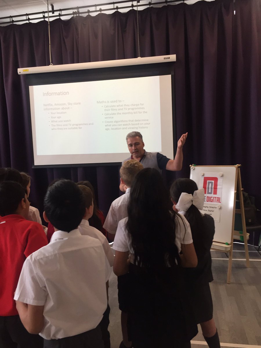 CrookfurPrimary's tweet image. What a way to spend our afternoon 🤗 #MathsShowcase #MathsWeekScot #RealLifeContexts @JohnSwinney @MathsScot @RainbowRoomInt @NiceDigital