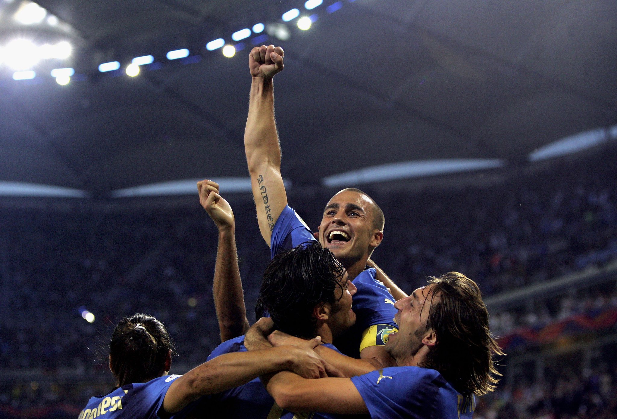 Happy birthday to Fabio Cannavaro! 

The Italian legend and 2006 World Cup winner turns 44 today. 