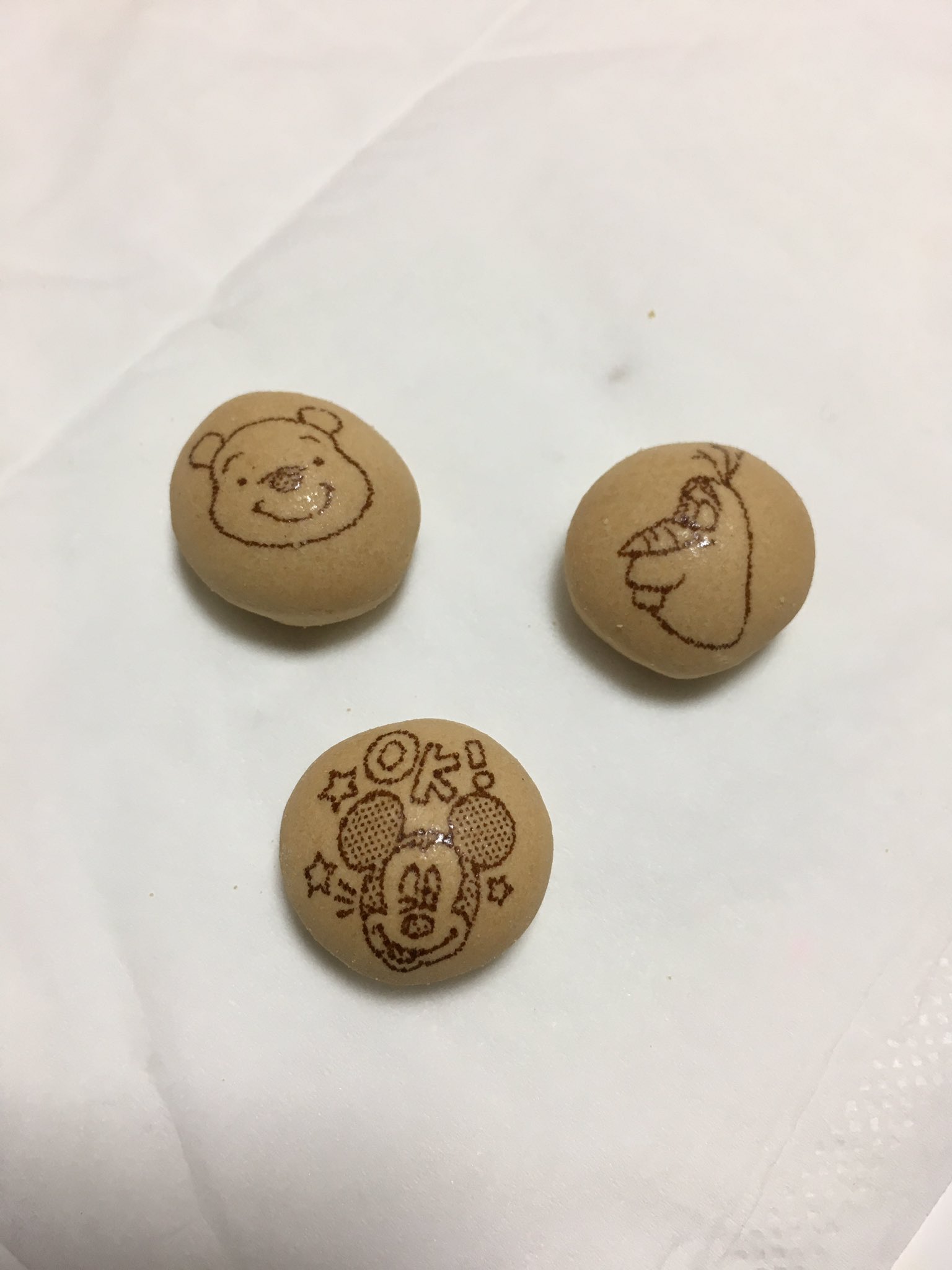 ハナコ Twitter પર 子供と一緒にパックンチョ食べてて ディズニーキャラクターの絵がかいてあってかわいいなーと思ってたんだけど 度々2枚目3枚目みたいな よくわからないキャラ出てきよる 私がディズニー詳しくないからなんだけど ちなみに ハナコ Twitter પર 子供と一緒にパックンチョ食べてて ディズニーキャラクターの絵がかいてあってかわいいなーと思ってたんだけど 度々2枚目3枚目みたいな よくわからないキャラ出てきよる 私がディズニー詳しくないからなんだけど ちなみに