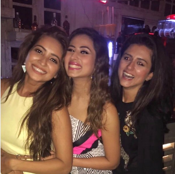 PuneTimesOnline's tweet photo. We adore these telly queens who love to hang out and party together... @AshaNegi7 @sargun_mehta @iRidhiDogra keep smiling always...😊😊😊 https://t.co/MOHt13BytL