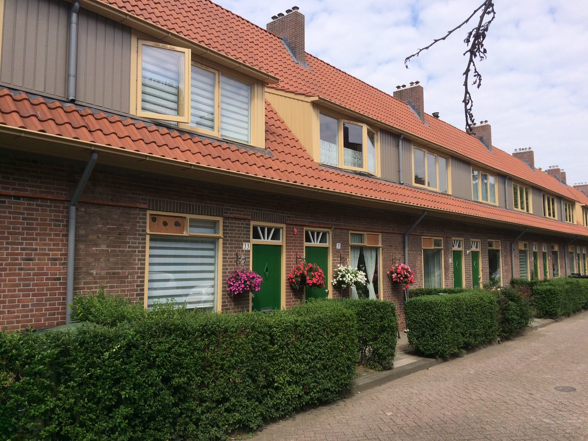 De bewoners van het Eiberpad kunnen terug naar huis. Alle woningen zijn inmiddels opgeleverd en...
Lees meer op: goo.gl/XYD1Po