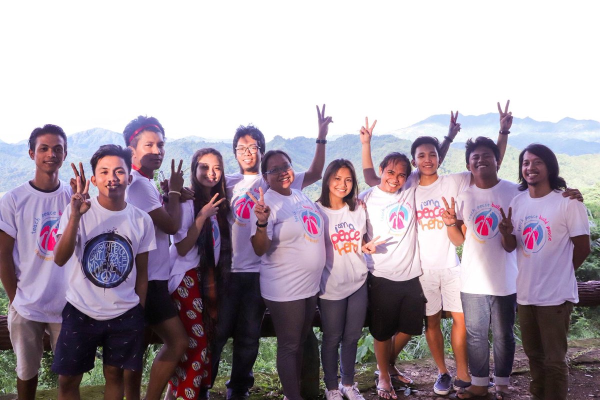 teachbuildpeace's tweet photo. Meet our team of passionate peace heroes! ❤️
#peaceheroes #tpbpm https://t.co/i9j8IbfGRO