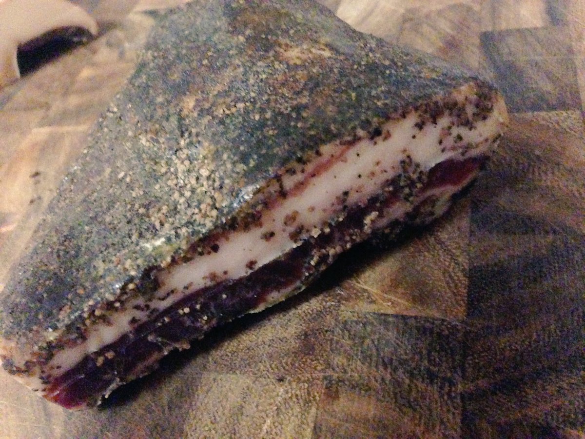 Pizza with this amazing <a href="/salumiaustralia/">Salumi Australia</a> black pepper pancetta tonight 👌just add vino