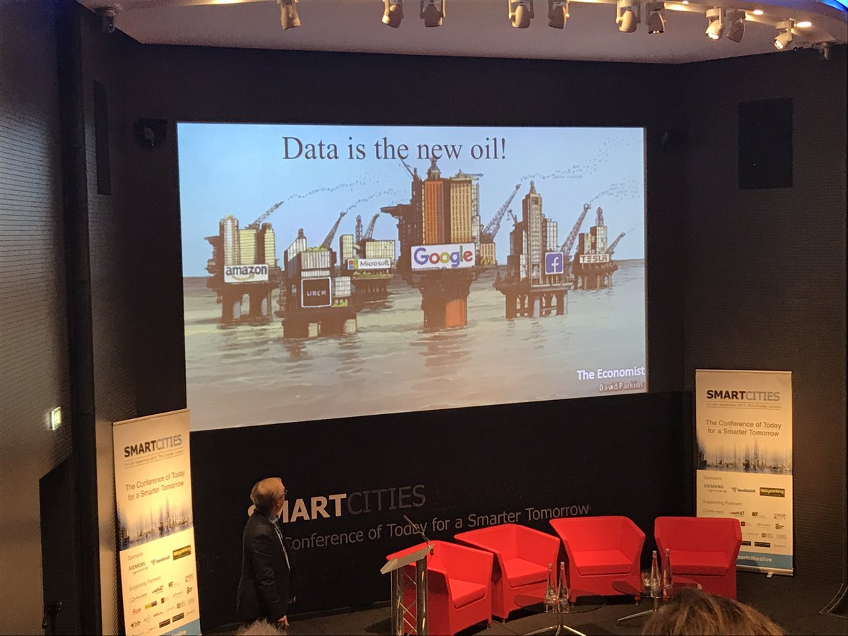 smartcitieslive's tweet photo. Finlands Six City Strategy, working together to drive economic development @Rantakokko #SCLL17 https://t.co/StfCY8mg7u