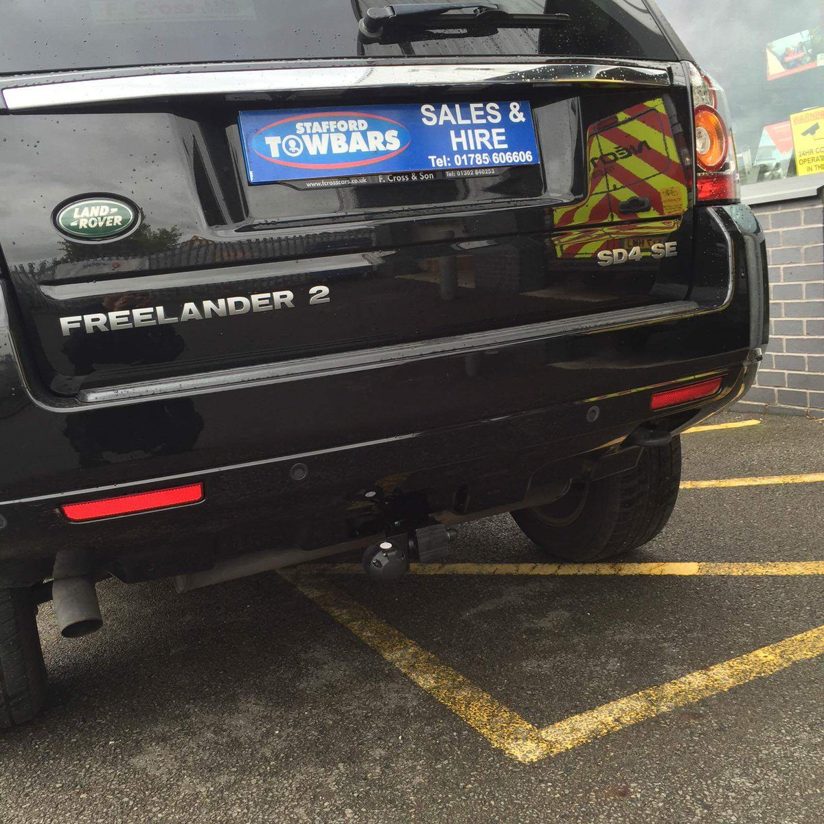 Secureacar's tweet image. Detachable Towbar Supplied and Fitted to a Land Rover Freelander.

Towbar Options available for nearly Every Vehicle. #freelander2