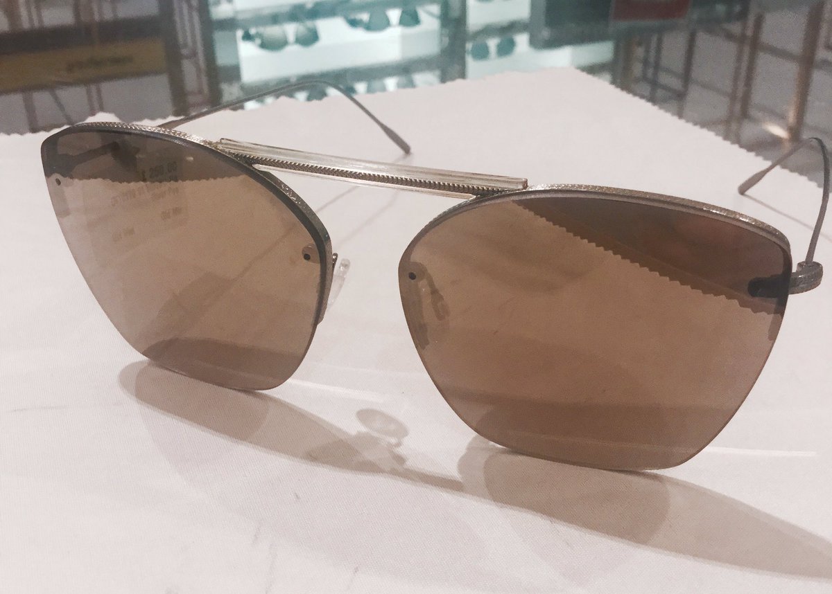 Dcexchangesq's tweet photo. LOOK AT THIS!! 
Oliver Peoples-Ziane 
Find the right sunglasses @Dcexchangesq https://t.co/K84FzFygHu