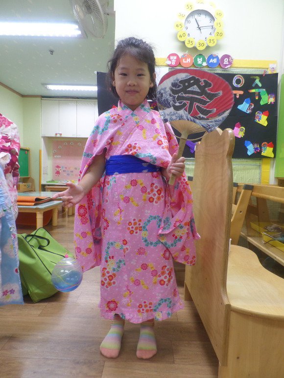 dochon3's tweet image. #성남시국공립어린이집 #다문화교육 #일본 
9.12 일본의 의식주를 알아보고 ,놀잇감을 체험해볼 수 있었습니다.