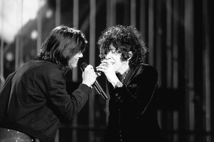 webnews00's tweet photo. @elisatoffoli @iamlp #togetherhereweare - credit: Elisa la voce delle mie emozioni (FB Group) https://t.co/6rHIZd69cE
