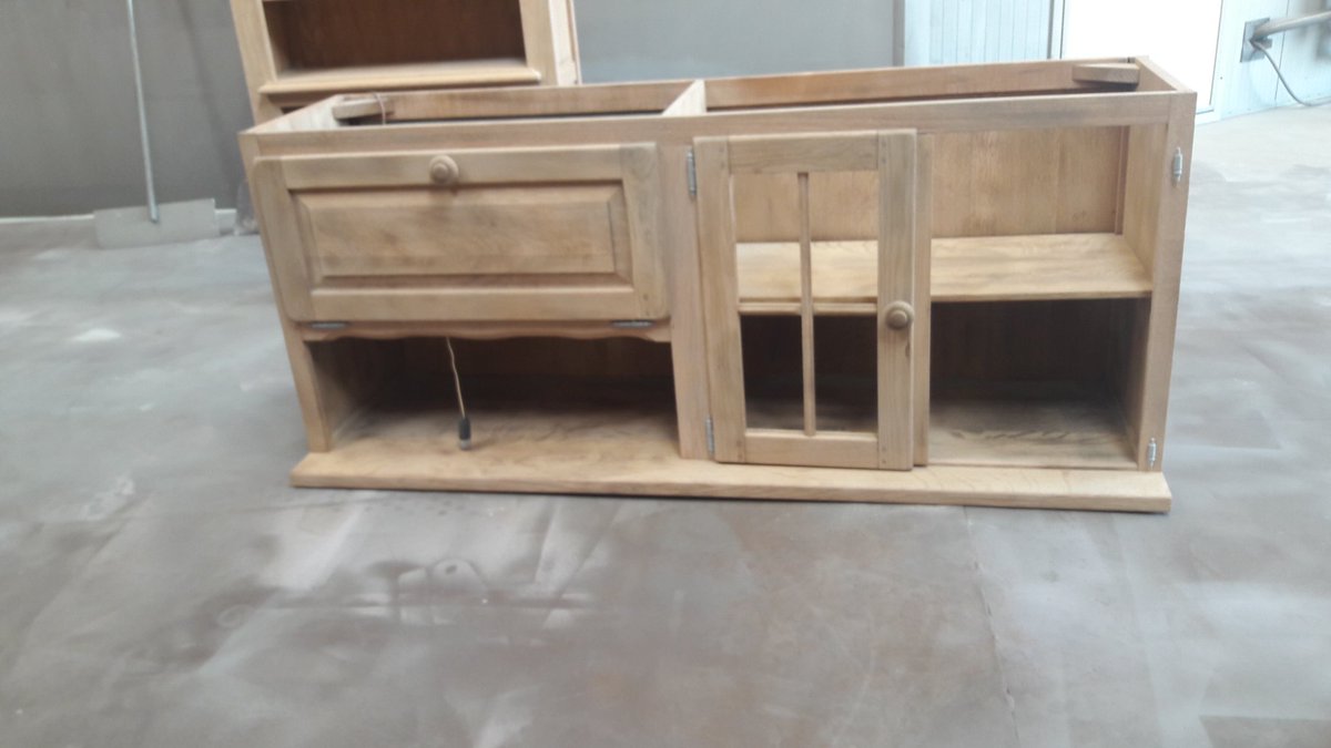 Partij meubels gestraald