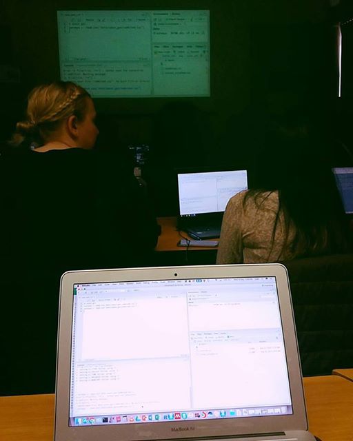 Kolie_Yola's tweet image. Glenn Moncrieff teaching us #R tricks. #StatisticalComputing #GSNIndibano2017