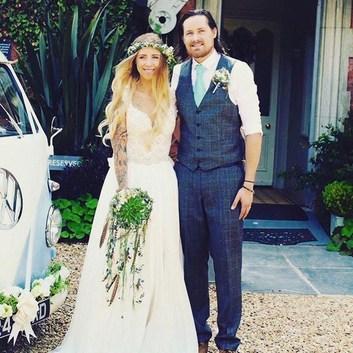 Boho at its best! This beautiful couple brought such style and creativity to to their day ✌️
<a href="/Conceptflowers2/">ConceptFlowersLtd</a> <a href="/DorsetDubs/">Dorset Dubhire</a>  
#wedding #dorset