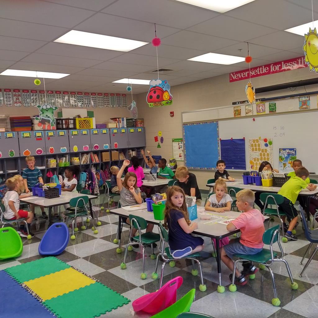 MrsChambersBME's tweet photo. Loving their Math Challenges!    #BME https://t.co/LPn2oAP1vH
