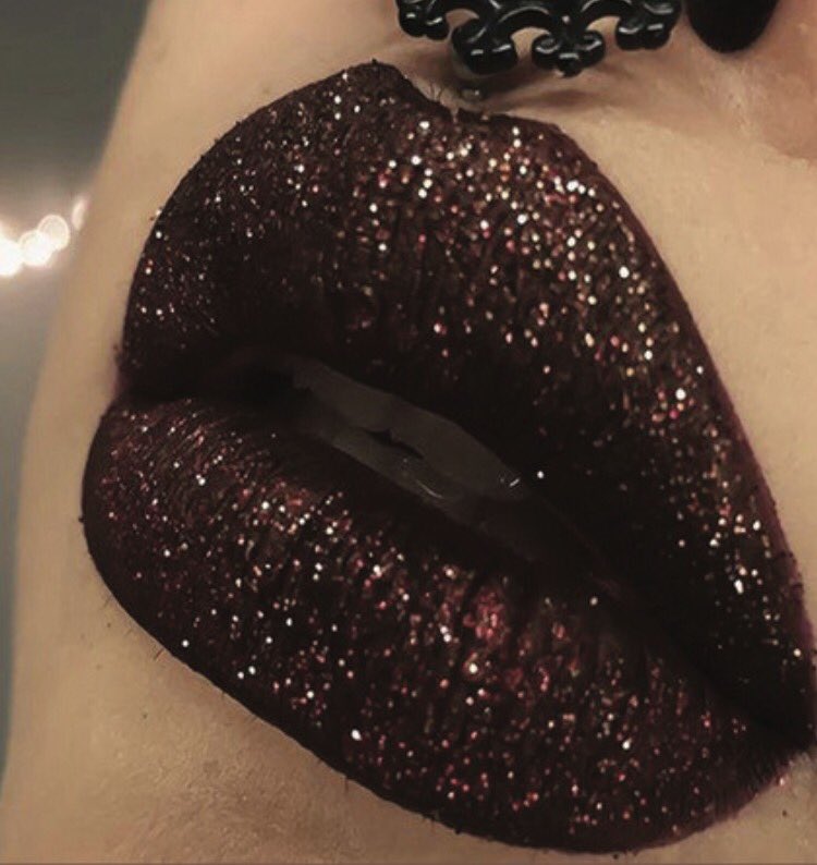 ChicByShalom's tweet photo. Coming Soon!!!!! #chicByshalom #mua #FentyBeauty #colors #glitter #coming soon #followus https://t.co/O8Na7vML2Z