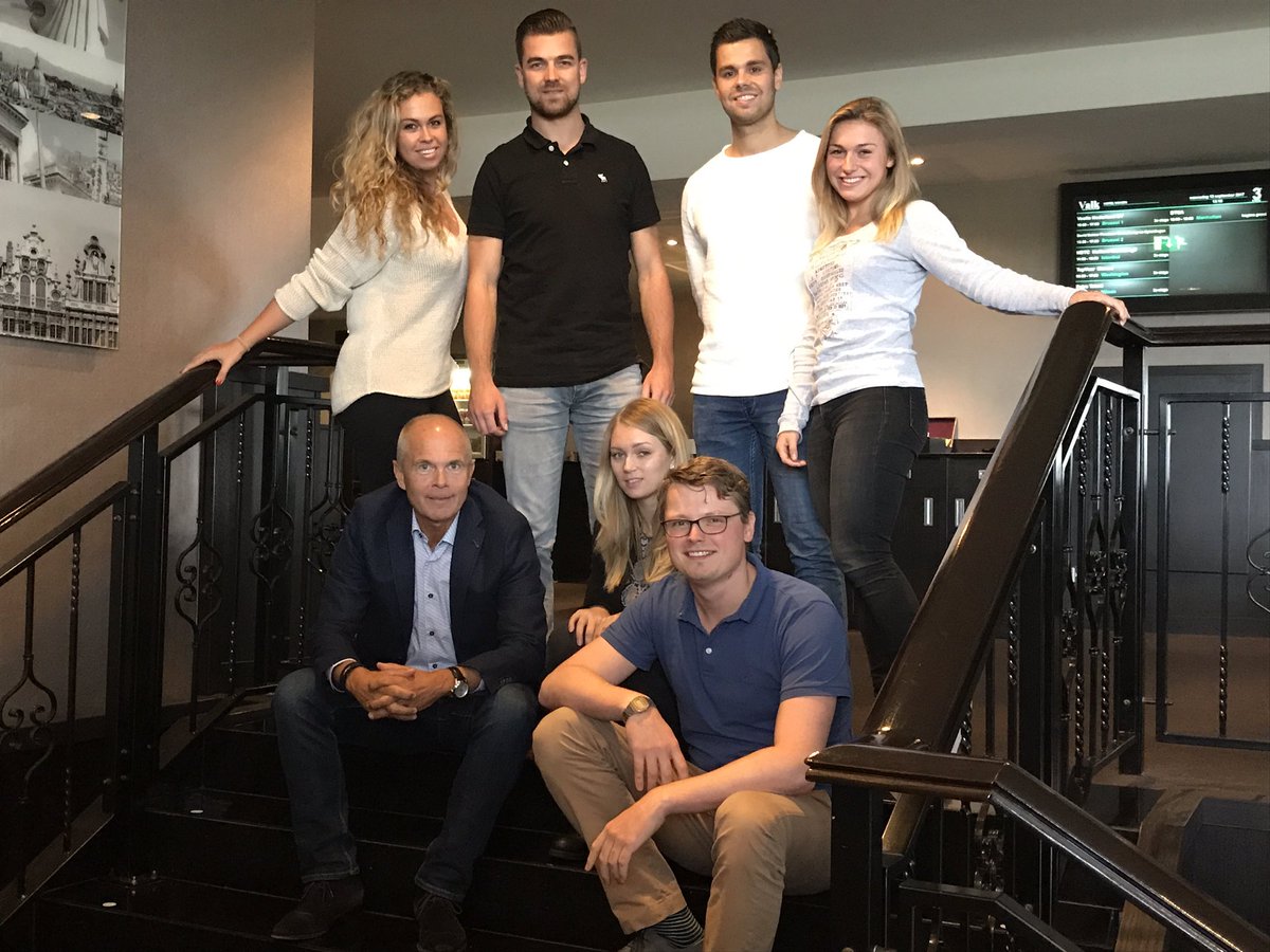 <a href="/Extra_Talent/">Extra Talent</a> is succesvol en groeit gestaag. Gisteren en vandaag daarom de 6 nieuwe consultants getraind op #verkoopvaardigheden. #succes!