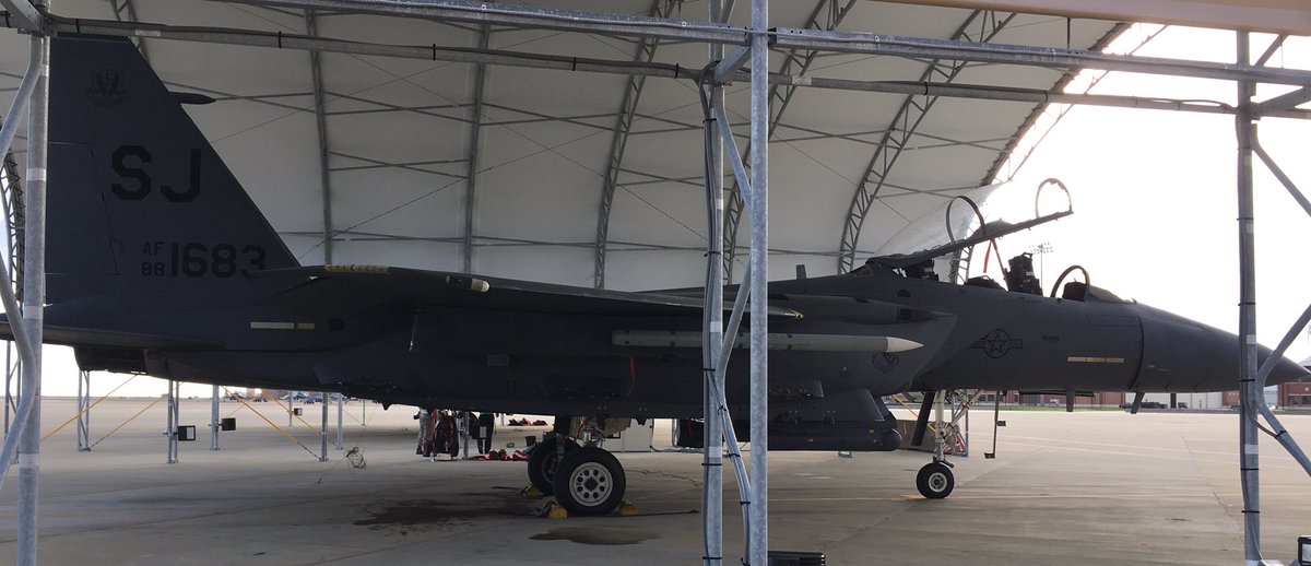 1fw_cc's tweet image. Fighter integration at its finest. #FirstToTheFight #F22 #F15E