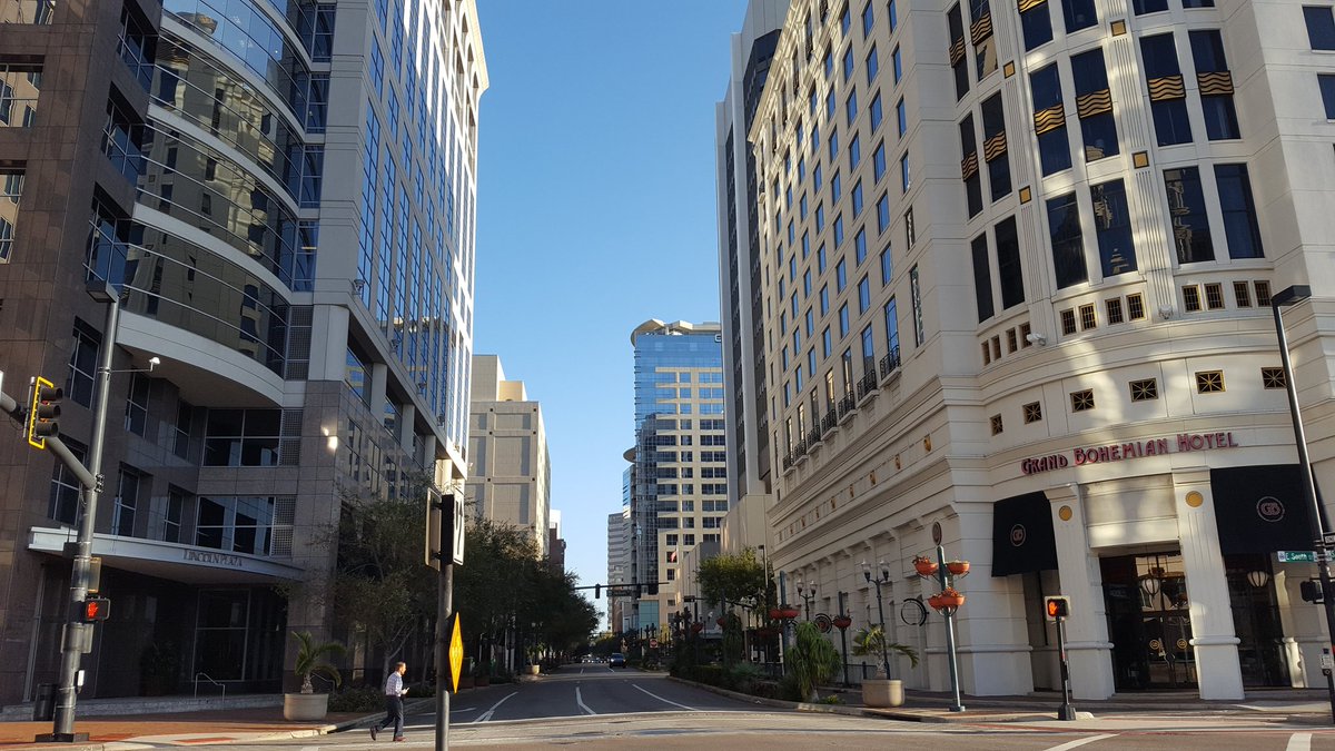 Morning #DowntownOrlando! We're thankful for the dedicated <a href="/citybeautiful/">City of Orlando</a>  employees that have been working hard to clean up after #Irma.