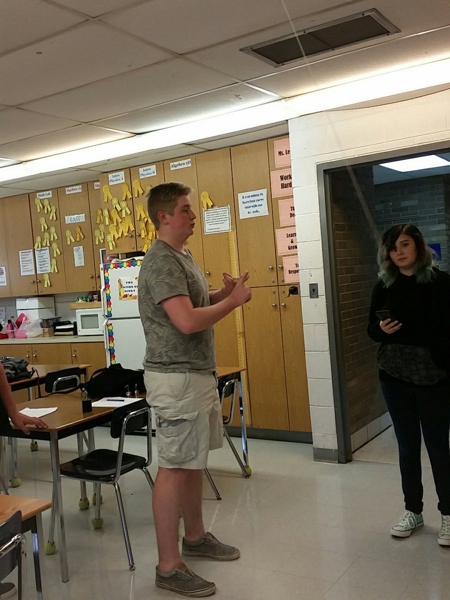 TCC_Leo's tweet photo. Sciencing with pendula #tccphys #troycollege https://t.co/8nmtIubLNB