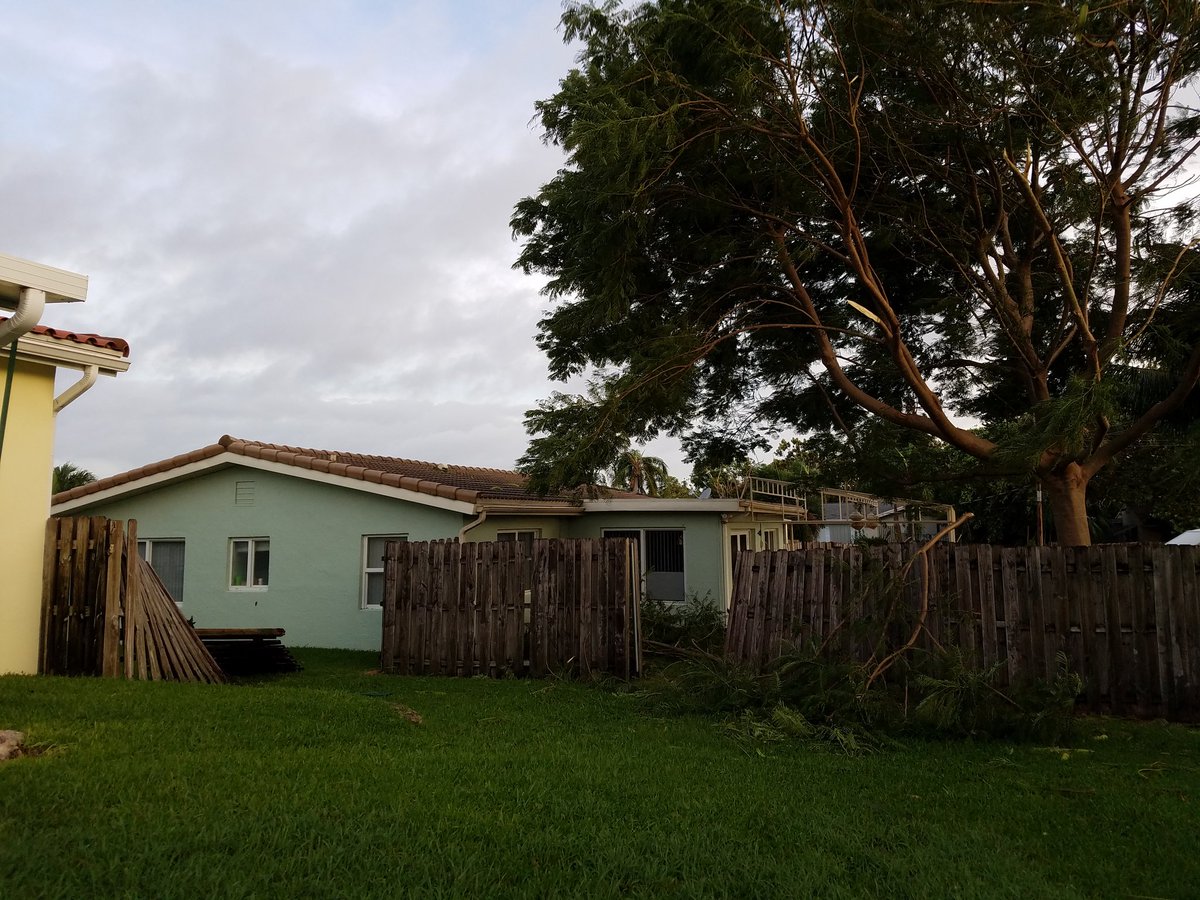 weeblwobble24's tweet photo. A few shots of the damage we suffered during #IrmaHurricane https://t.co/Nky8FEAk5V