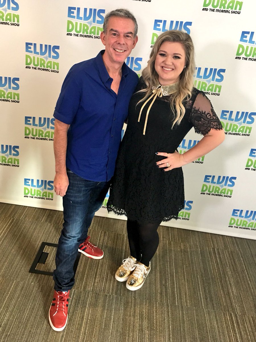 elvisduran's tweet photo. Much love to @kelly_clarkson, looking forward to #MeaningOfLife - get 'Love So Soft' NOW!! https://t.co/JLYKu8bTNH