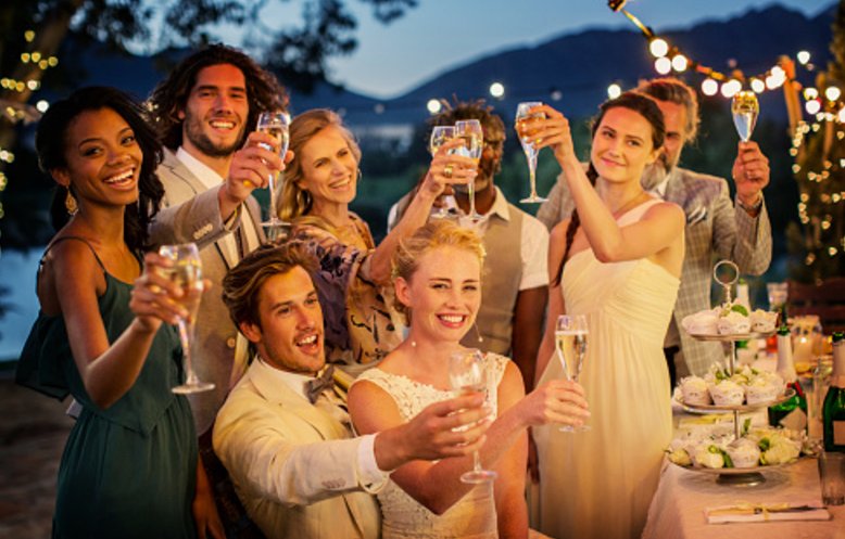 Weddingmagazine's tweet image. 5 things to absolutely consider before inviting someone to your #wedding: ow.ly/AaZo30f7cVg