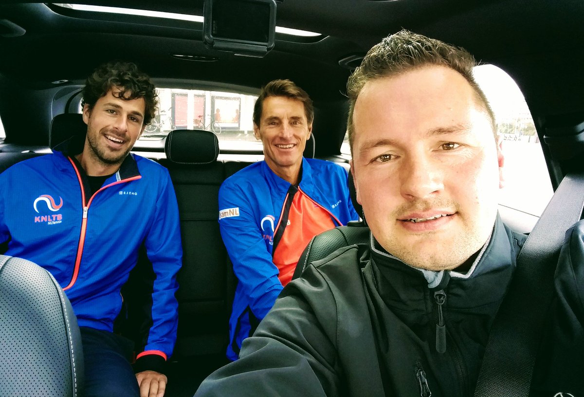 robert_claus's tweet image. Speciale rit! Interview achter het stuur van @MercedesBenz_NL met @robin_haase en @Paulhaarhuis over #DavisCup! #onderwegvoorsport #video