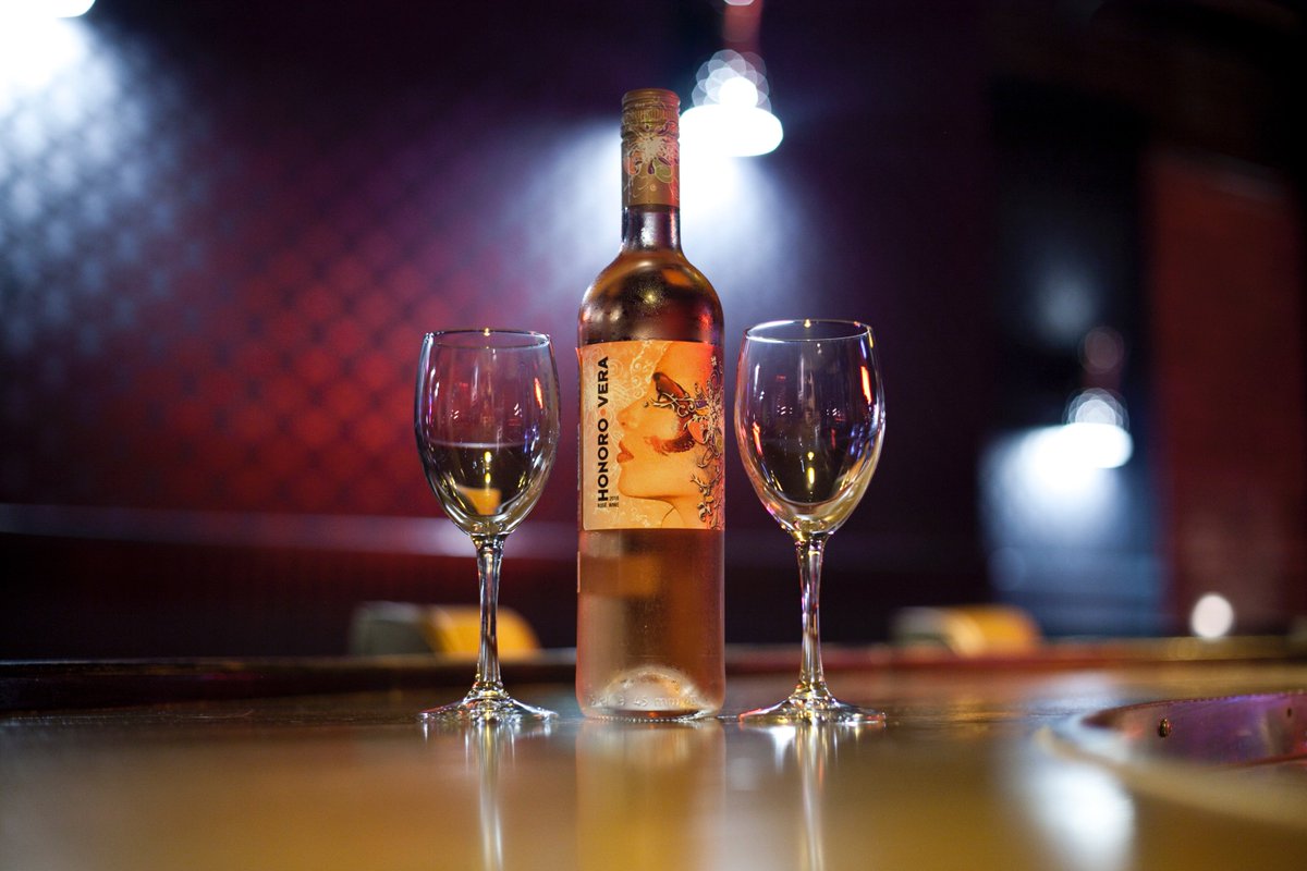 Honoro Vera. $6 #roseallday #rosé #honorovera #gilfamilyestates  #fresh #crisp #roseonthepatio #pinkysup #everydayspecial