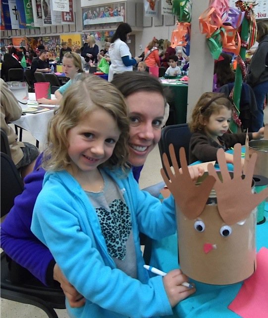 FamiliesGivBack's tweet photo. @SvDP Hearts and Hands day is coming up on October 7th! Don't forget to sign up! https://t.co/zJlFxNmNWD https://t.co/r4jBKgKrCp