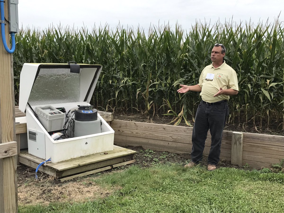 OhioAgriBiz's tweet photo. Dr. Kevin King @USDA_ARS showcases edge of field monitoring on @BecksHybrids test plots #4RCertified #4RTechReview https://t.co/bwS6gSifOf