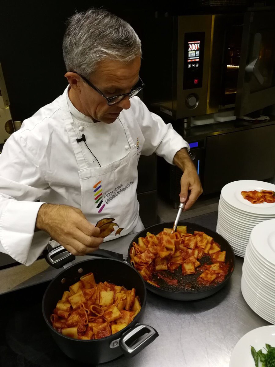 Il nostro <a href="/cristiandef/">Cristian Deflorian</a> all'Open Day dell'Accademia Gualtiero Marchesi a Milano: Pache alla Norma by chef 👨‍🍳 Fabio Zago