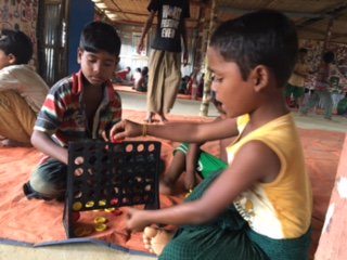 ChrisBoulierac's tweet image. Hundreds Of #Rohingya Children Arrive In Bangladesh Alone 
yahoo.com/news/hundreds-… @UNICEFBD