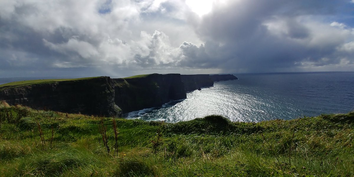 Bezaidash's tweet photo. Cliffs of Moher ... Sublime... #ireland #trip 🇮🇪🍀🌧️ https://t.co/zVaaOoyqve