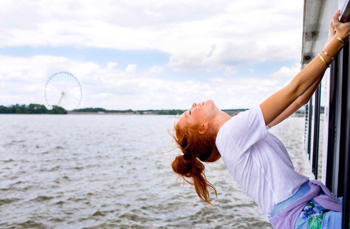 Steeletty's tweet image. Toda mujer fue niña alguna vez. Y toda niña guarda en su corazón sus más preciosos sueños.