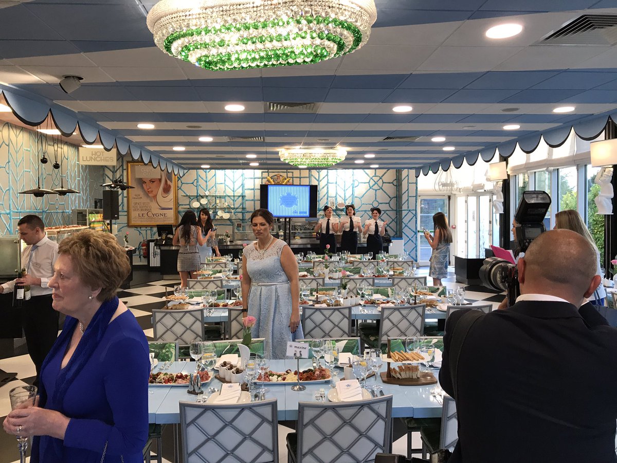 MrKeithMahon's tweet photo. The new #cafecarleton in @newbridgesilver is now officially opened by @carletonvarney &amp; Ann Doyle ✨ https://t.co/qwWD7ADStX