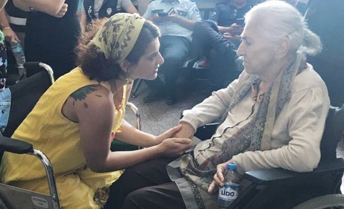 Resmi Twitter'da görüntüle Resmi Twitter'da görüntüle