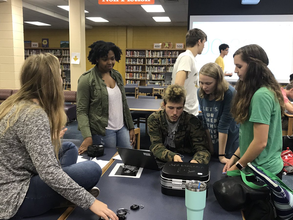 orangehsmedia's tweet photo. Mrs. Stephens' classes are breaking out today! #zombieapocalypse #teambuilding #candyinthebox https://t.co/xIZdg2rKqf