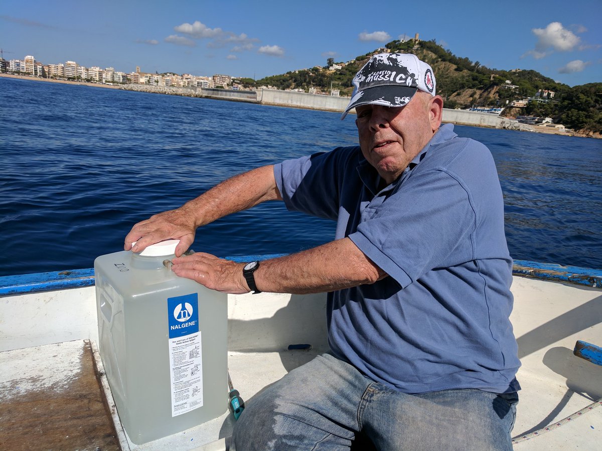 fonamental's tweet photo. nice day for sampling at the Blanes Bay Microbial Observatory π
#BBMO @ICMCSIC #microeco #protists https://t.co/PthSvNQnHL