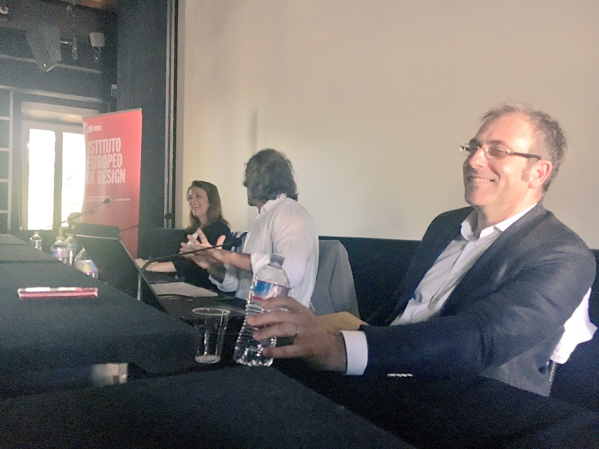 Peer to peer e modelli di business a confronto. Alla #SMWRME il panel sull'ecommerce è a dir poco illuminante. #socialreporters for <a href="/CartaSi/">CartaSi</a>