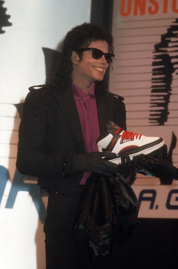 michael jackson wearing jordan 1