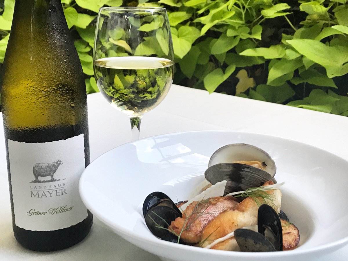 Ellen Bhang (@ellenbhang) on Twitter photo Grüner is a delight with updated seafood classic bostonglobe.com/lifestyle/food… <a href="/DineAtHarvest/">Harvest Restaurant</a> #newenglandseafoodboil #GrünerVeltliner Grüner is a delight with updated seafood classic bostonglobe.com/lifestyle/food… <a href="/DineAtHarvest/">Harvest Restaurant</a> #newenglandseafoodboil #GrünerVeltliner
