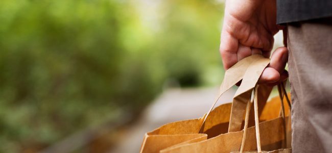etail's tweet photo. Growth of ecommerce: 6.5% increase in online spending in August &amp; face-to-face in-store spending declined by 2.6% https://t.co/PlASKTzouU https://t.co/BC7FX0gTnv
