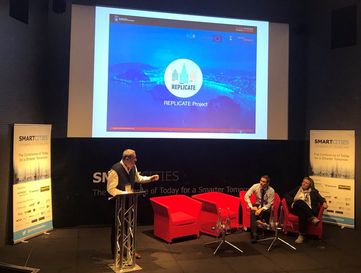 FomentoSS's tweet photo. .@ReplicateEU H2020 project Showcase presented at @smartcitieslive London by @EukenSese #SCLL17 https://t.co/8Dn2g6BPWL https://t.co/IaP5QfNj6L
