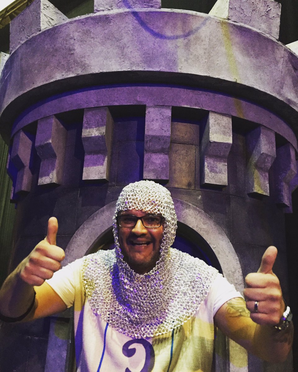 WonderfulWOZ's tweet image. Our Smee treds the boards tonight @spamuktour then it's off to Neverland in preparation for his next visit this Christmas! 👑 
#PeterPanBPL
