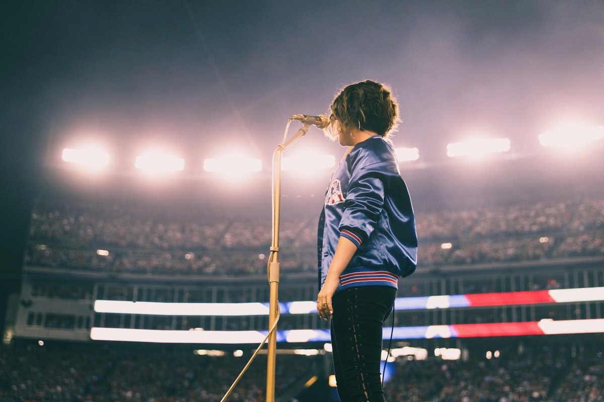GilletteStadium's tweet photo. RT to enter to win @Bose headphones signed by last week's anthem singer, @MarenMorris! 🎧

Must be following to win.

https://t.co/J1tNMjVkzs https://t.co/o6H9qGtSQY