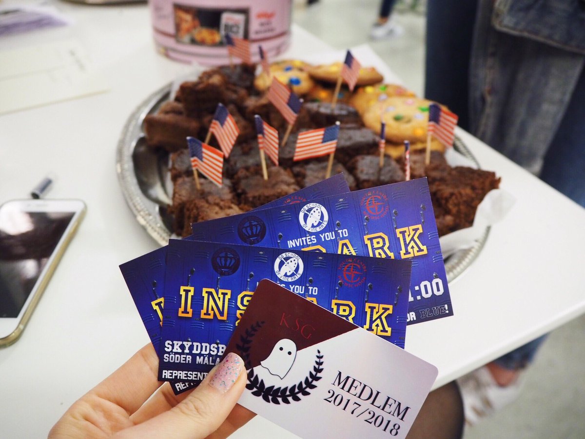 KSGelevkar's tweet image. WOW! alla biljetter slutsålda på under två timmar! VÄLKOMNA IN I KÅREN ALLA NYA ETTOR! ✨✨✨ #elevkår