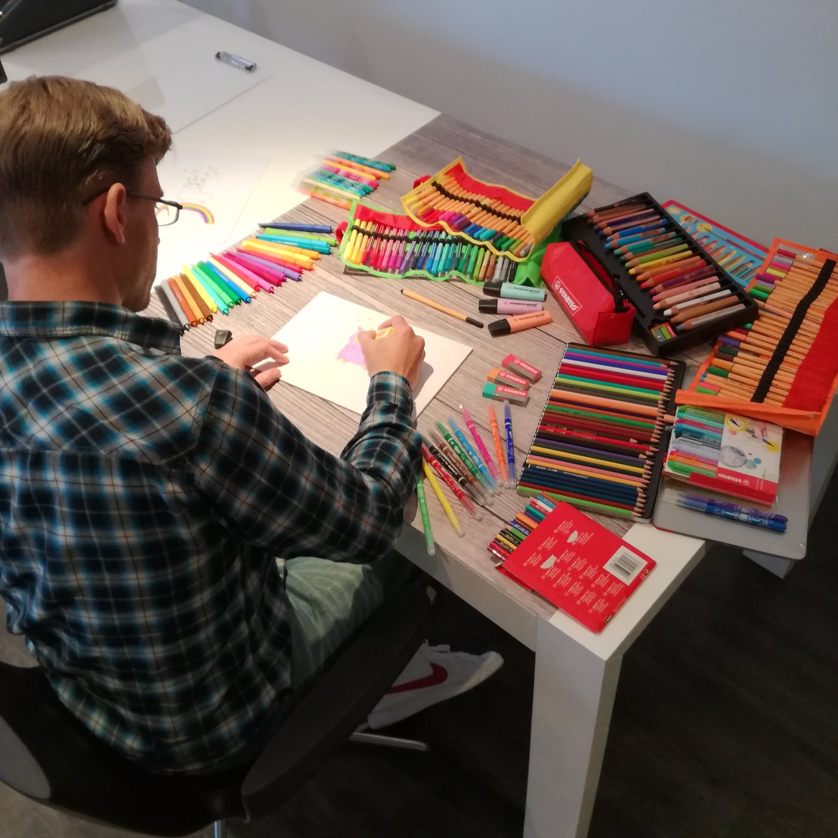 STABILOUK's tweet photo. We were mesmerised by our #STABILO artist for the #InstagramLive draw recently, not to mention ALL.THOSE.PENS 😍 https://t.co/LhKAyYLWdX