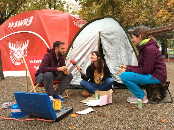 Zelt, Ravioli, free hugs. Reporterin Katha bringt sich Festival-Stimmung. Morgen geht's los! #swr3newpop