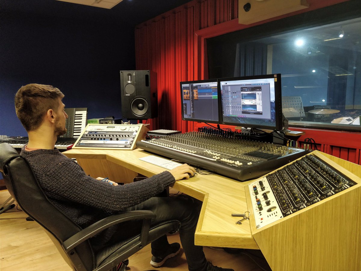 sherbourneltd's tweet photo. @onenationstudio have installed an awesome new desk for their Coventry Studio/Starship @RadioPlusCov #recording #coworking https://t.co/7vSwiAmta2